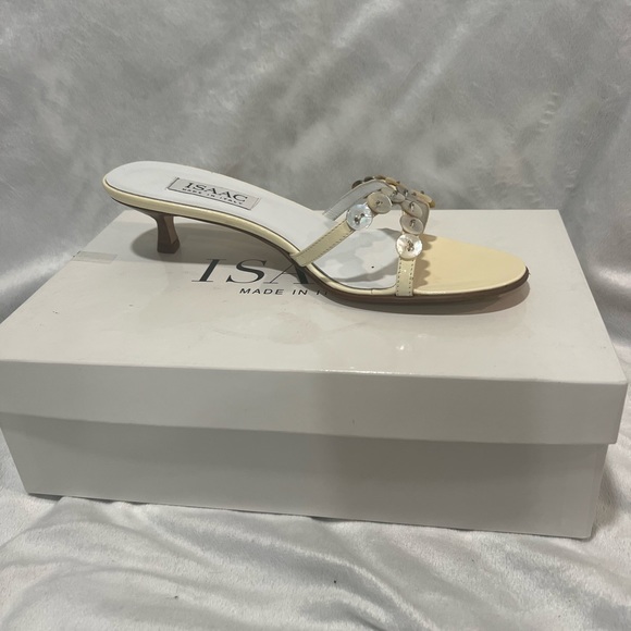ISAAC Tovi Patent White 7.5 Heels - Picture 3 of 5